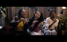 ももいろクローバーZ「The Diamond Four」ミュージックビデオのワンシーン。