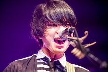 斎藤宏介（Vo, G）（Photo by Viola Kam［V'z Twinkle］）