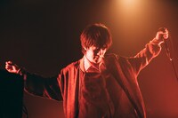 福永浩平（Vo）（Photo by Ray Otabe）