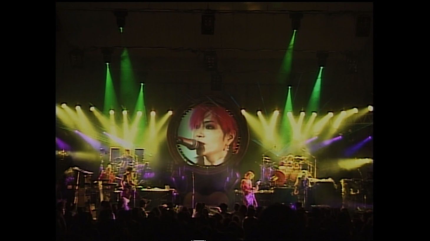 hide GOES ON DIRECTORS CUT」場面カット