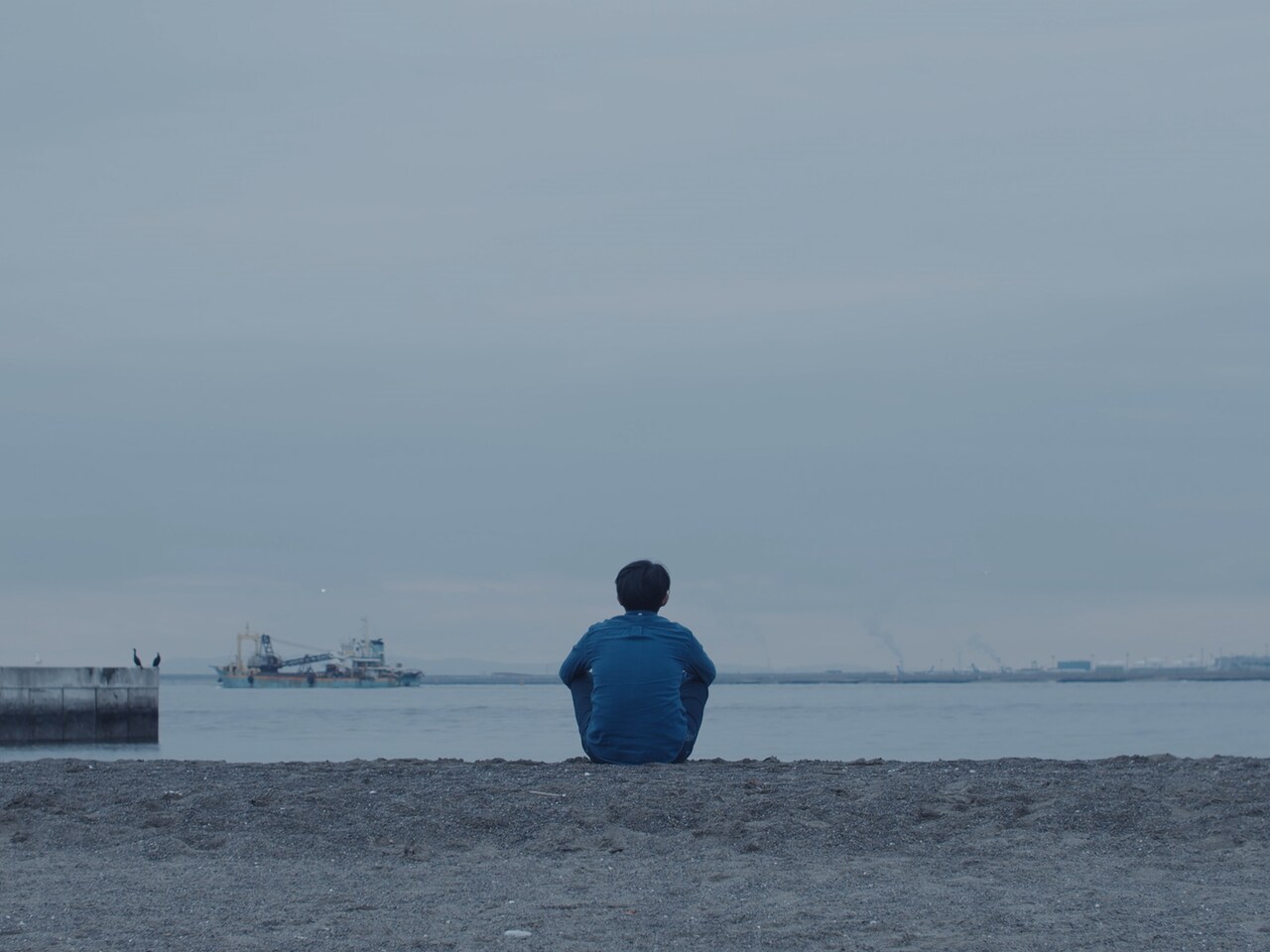 折坂悠太、「抱擁」「櫂」をつなげた五十嵐耕平監督MV公開