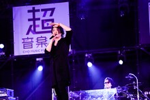 GLAYのライブの様子。