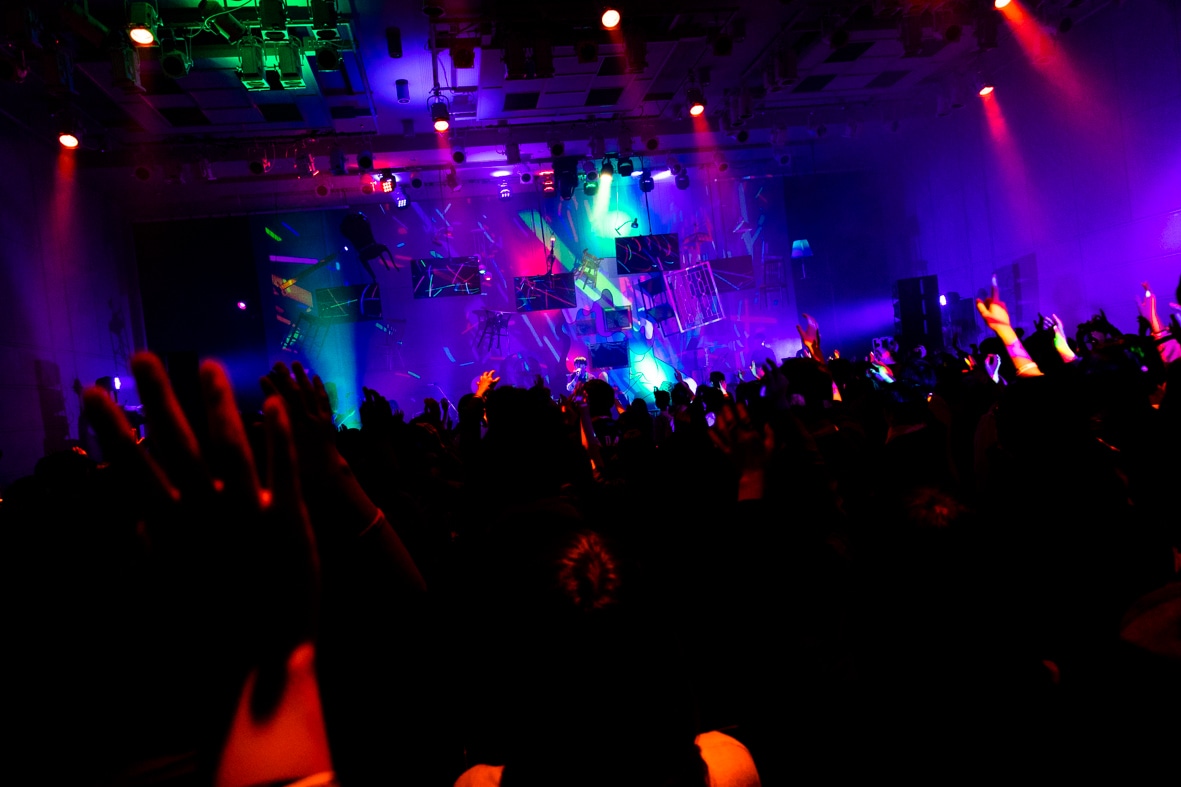 神山羊 プレミアムワンマンライブ「しあわせなおとなが眠るとき」の様子。（Photo by Ryuichi Taniura）