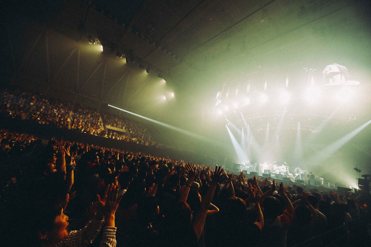「THE YELLOW MONKEY SUPER JAPAN TOUR 2019 -GRATEFUL SPOONFUL」静岡・エコパアリーナ4月27日公演の様子。（撮影：横山マサト）