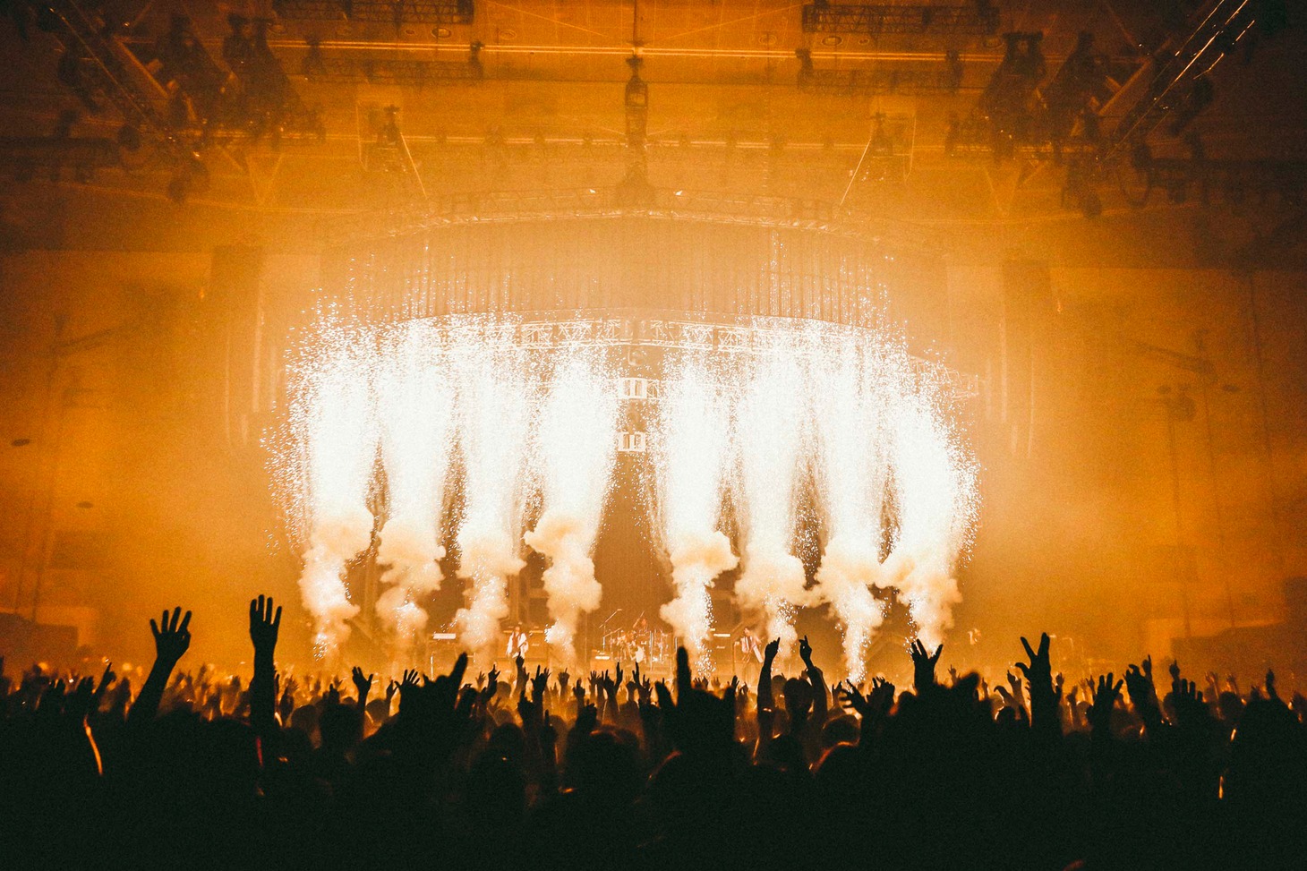 「THE YELLOW MONKEY SUPER JAPAN TOUR 2019 -GRATEFUL SPOONFUL」静岡・エコパアリーナ4月28日公演の様子。（撮影：横山マサト）