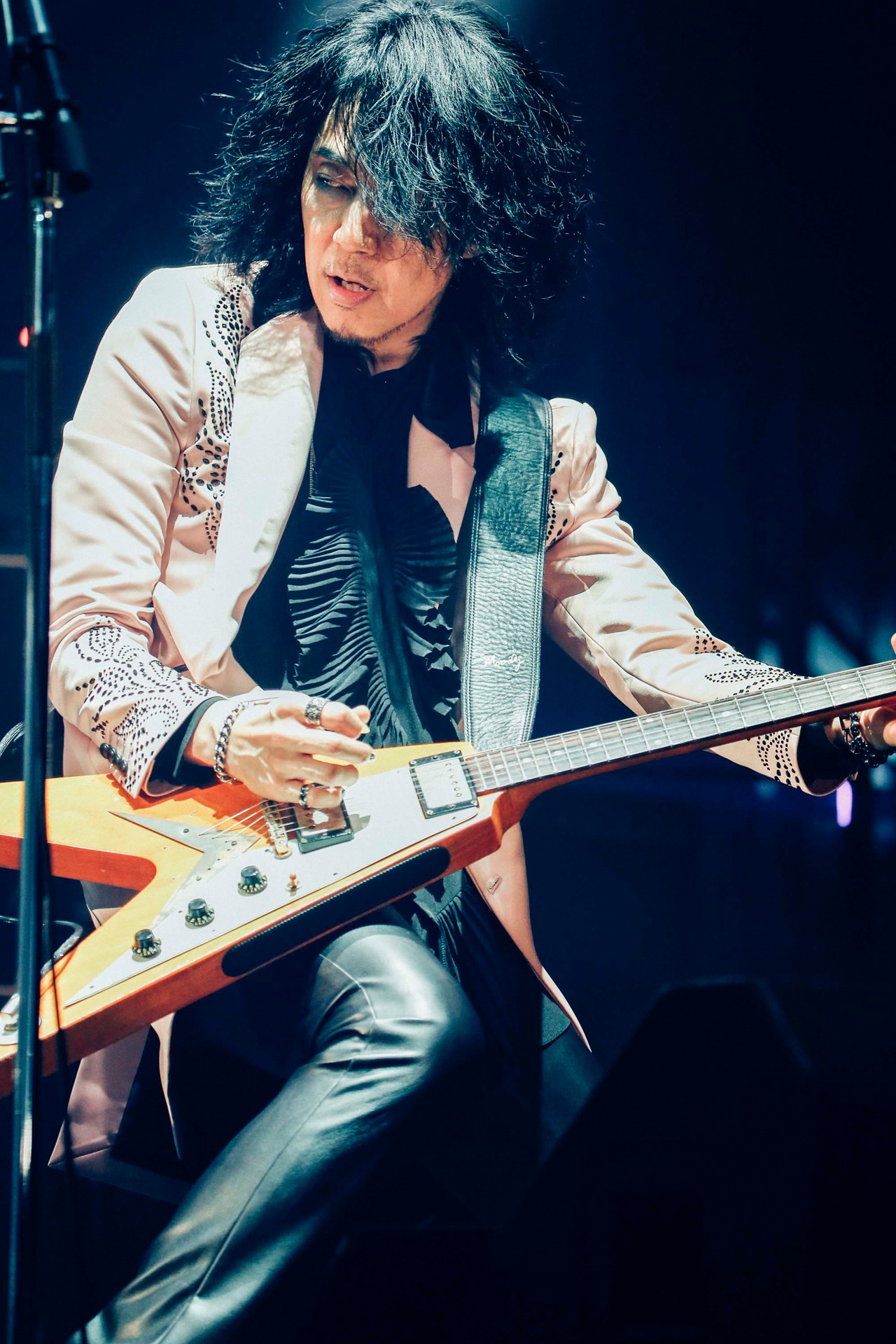 「THE YELLOW MONKEY SUPER JAPAN TOUR 2019 -GRATEFUL SPOONFUL」静岡・エコパアリーナ4月28日公演の菊地英昭（G）。（撮影：横山マサト）
