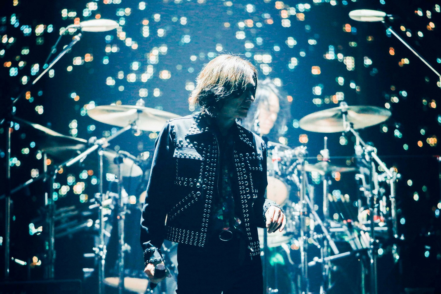 「THE YELLOW MONKEY SUPER JAPAN TOUR 2019 -GRATEFUL SPOONFUL」静岡・エコパアリーナ4月28日公演の吉井和哉（Vo, G）。（撮影：横山マサト）