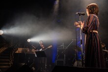 Kaedeファンに誕生日を祝福された千ヶ崎学（左）。