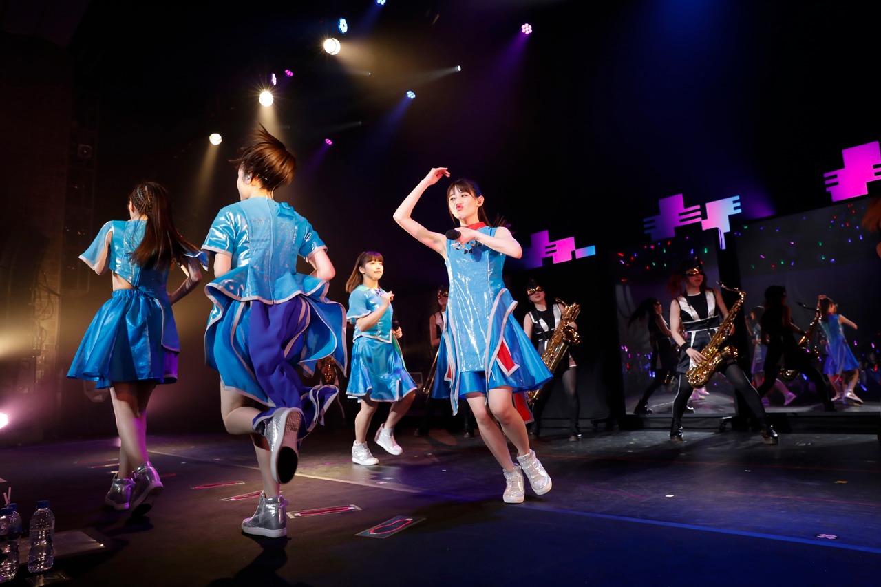 「TEAM SHACHI 1st TOUR 2019 ～タイムトレインかなた～」愛知・日本特殊陶業市民会館 ビレッジホール公演の様子。（撮影：笹森健一）