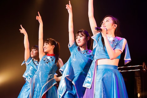 「TEAM SHACHI 1st TOUR 2019 ～タイムトレインかなた～」愛知・日本特殊陶業市民会館 ビレッジホール公演の様子。（撮影：笹森健一）