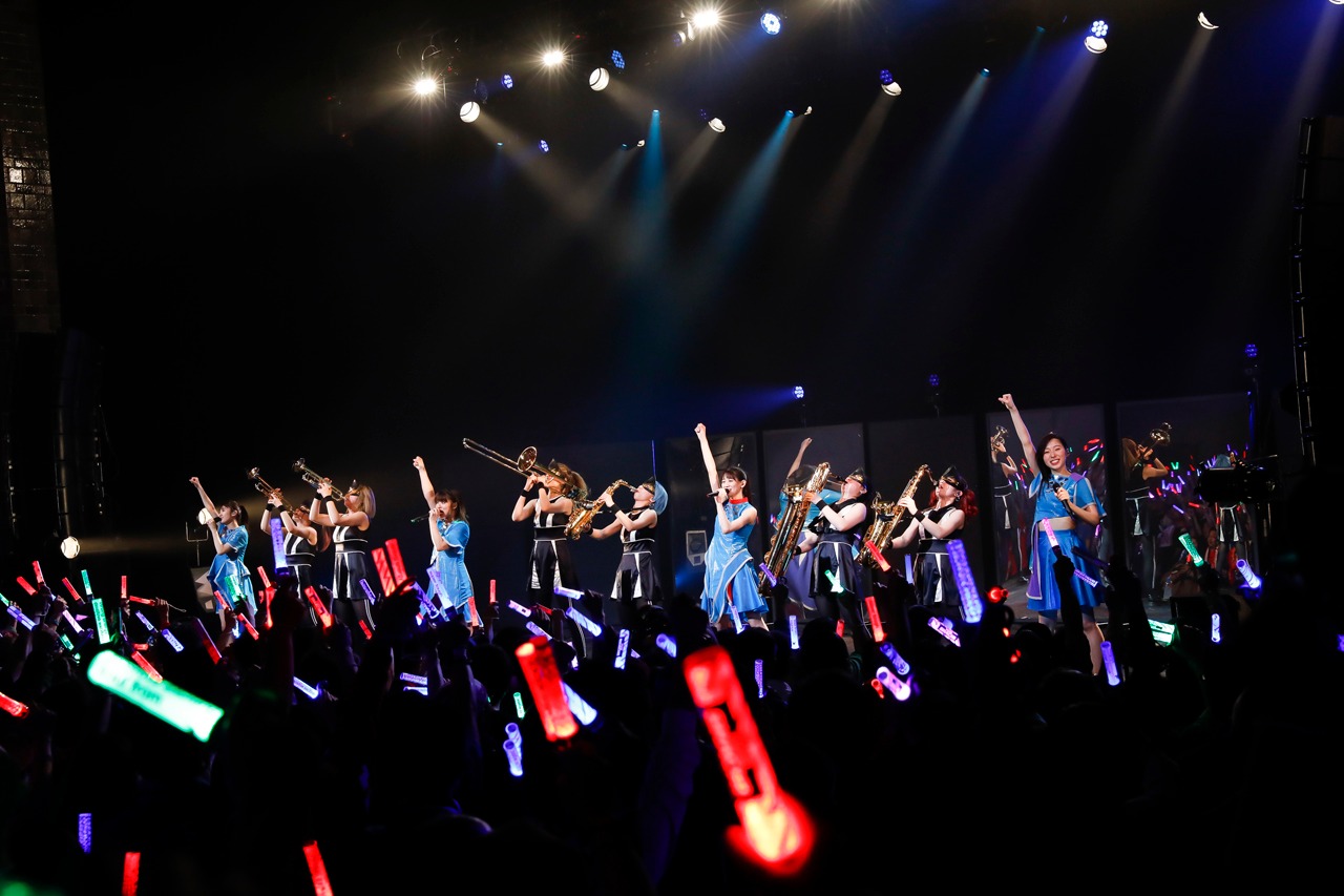 「TEAM SHACHI 1st TOUR 2019 ～タイムトレインかなた～」愛知・日本特殊陶業市民会館 ビレッジホール公演の様子。（撮影：笹森健一）