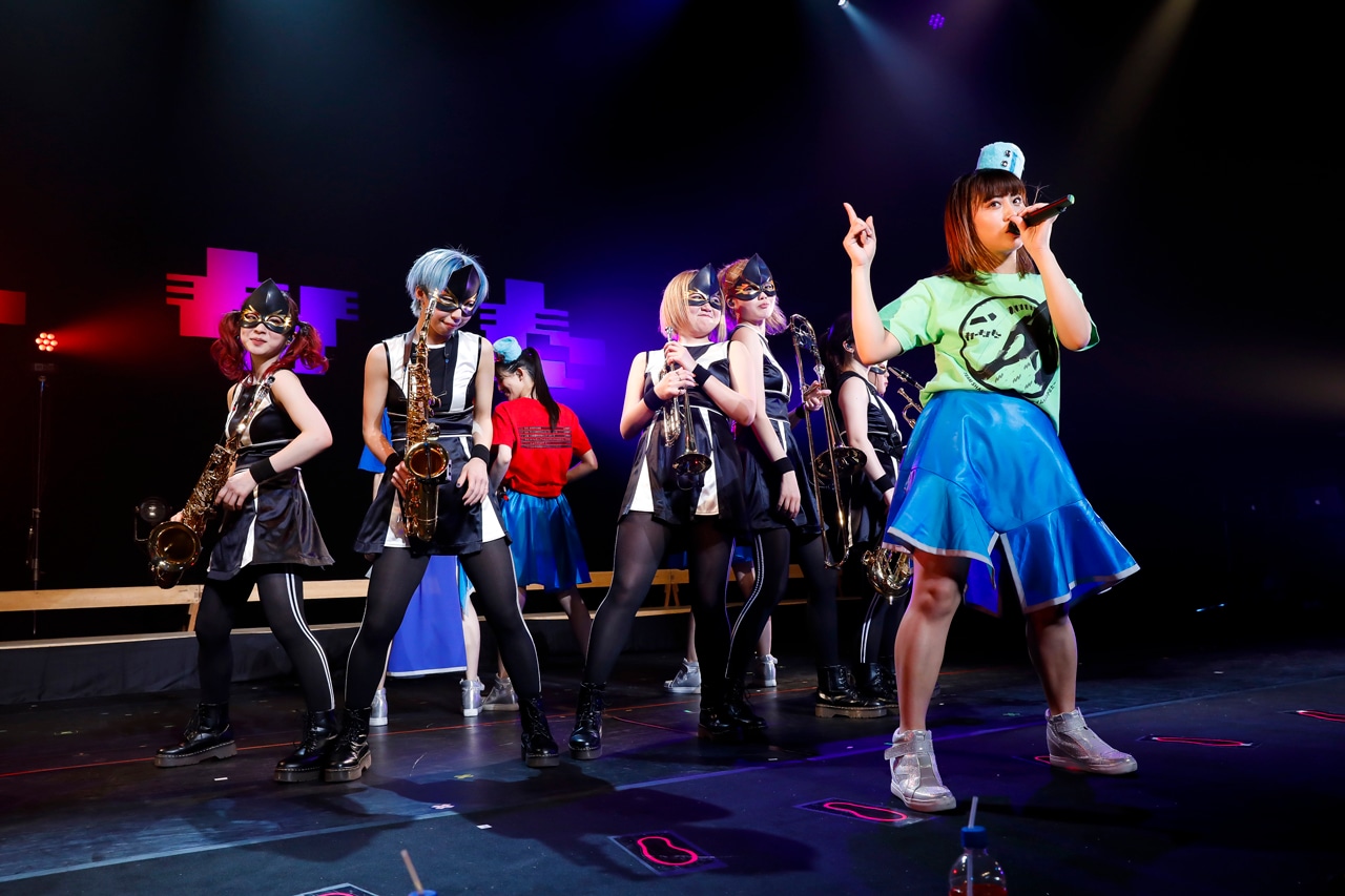 「TEAM SHACHI 1st TOUR 2019 ～タイムトレインかなた～」愛知・日本特殊陶業市民会館 ビレッジホール公演の様子。（撮影：笹森健一）