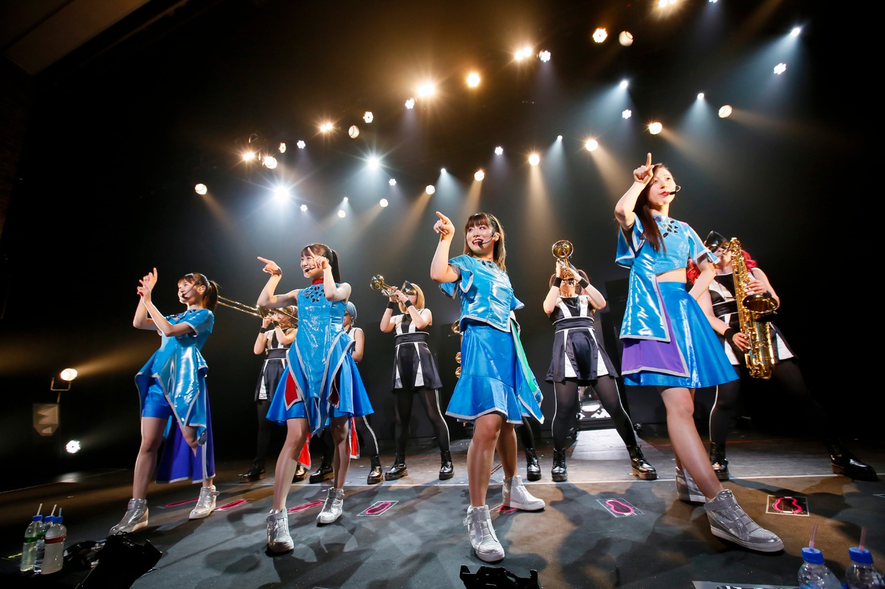 「TEAM SHACHI 1st TOUR 2019 ～タイムトレインかなた～」愛知・日本特殊陶業市民会館 ビレッジホール公演の様子。（撮影：笹森健一）
