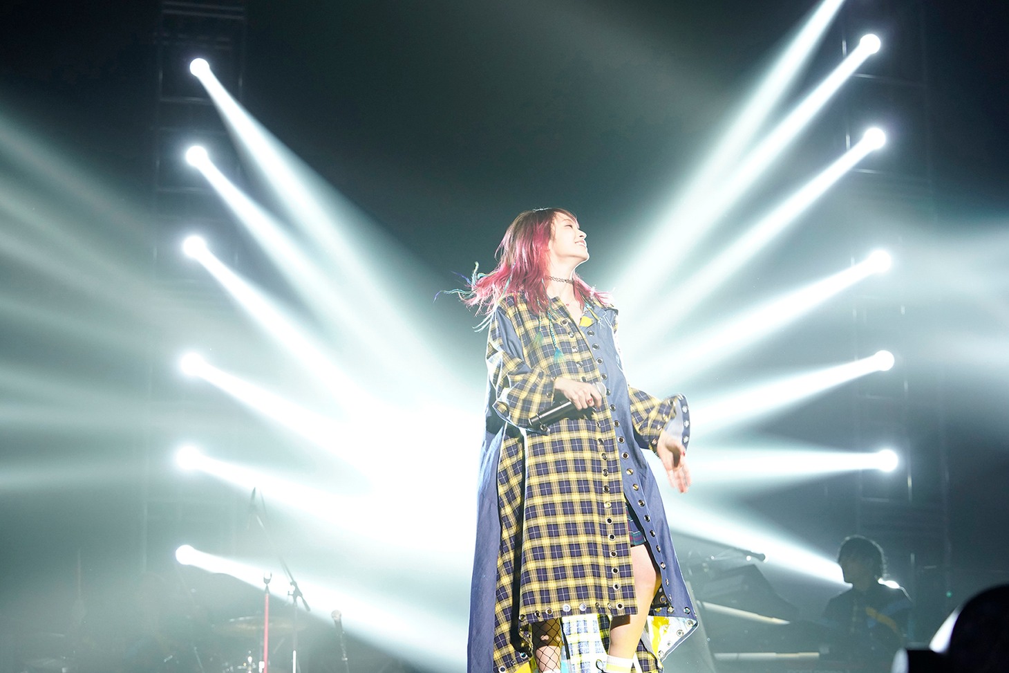 LiSA「LiVE is Smile Always～364＋JOKER～」の様子。（Photo by HAJIME KAMIIISAKA）