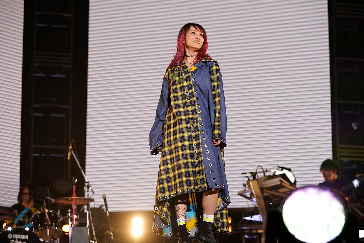 LiSA「LiVE is Smile Always～364＋JOKER～」の様子。（Photo by HAJIME KAMIIISAKA）
