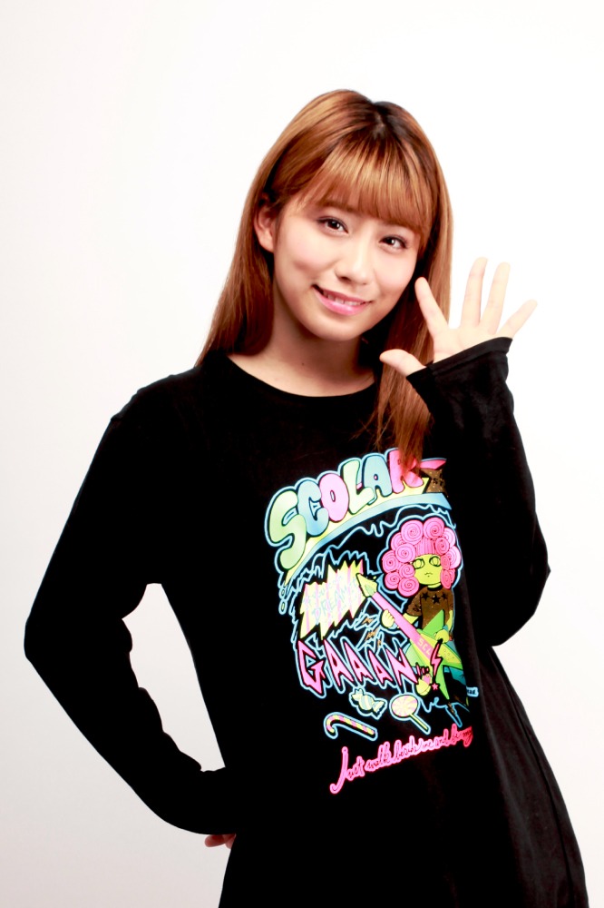 美奈子役の坂本遥奈。