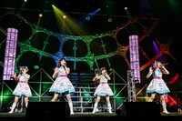 ロッカジャポニカ「ROCK A JAPONICA "FRONTIER" LIVE ～中野サンプラザ 平成最後のアイドルコンサート～」の様子。