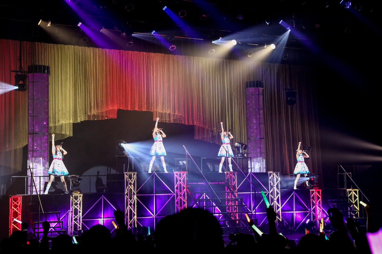 ロッカジャポニカ「ROCK A JAPONICA "FRONTIER" LIVE ～中野サンプラザ 平成最後のアイドルコンサート～」の様子。
