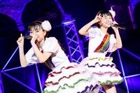 左から内藤るな、内山あみ。