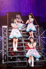 ロッカジャポニカ「ROCK A JAPONICA "FRONTIER" LIVE ～中野サンプラザ 平成最後のアイドルコンサート～」の様子。