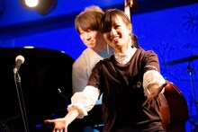 決めポーズを取る星野みちる。（撮影：ナカニシキュウ）