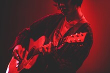 石崎ひゅーい（撮影：鈴木友莉）