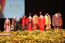 「hide Memorial Day 2019～春に会いましょう～」祭壇 (c)HEADWAX ORGANIZATION CO., LTD. / photo by Hitomi Katada（nonfix creative）