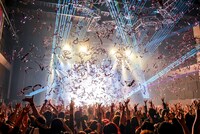 「hide Memorial Day 2019～春に会いましょう～」フィルムライブの様子。