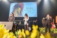 「hide Memorial Day 2019～春に会いましょう～」に登場したI.N.A.（hide with Spread Beaver）、PATA（X JAPAN、Ra:IN）、松本裕士（ヘッドワックスオーガナイゼーション代表取締役社長）。