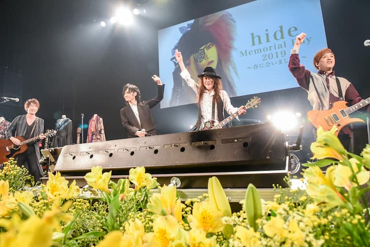 hide命日イベントにX JAPAN・PATAサプライズ登場、hide愛用ギターで 