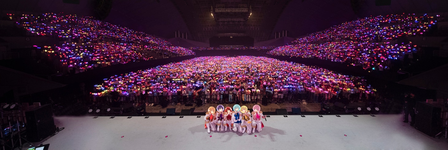すとぷり「すとろべりーめもりー vol.7」で撮影された記念写真。（写真提供：すとぷり）