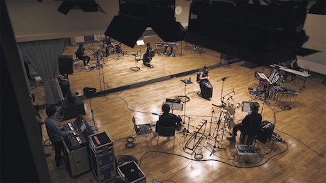 Aimer「コイワズライ」リハーサル映像のワンシーン。