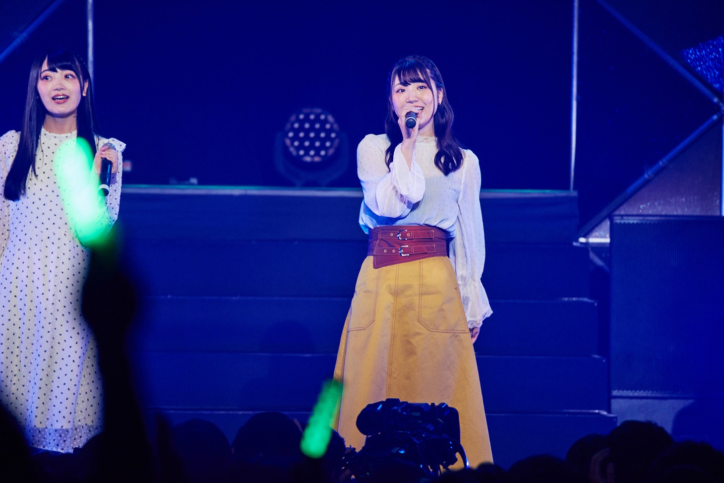 左から辻ゆか、藤田みゆ。（撮影：草場雄介）