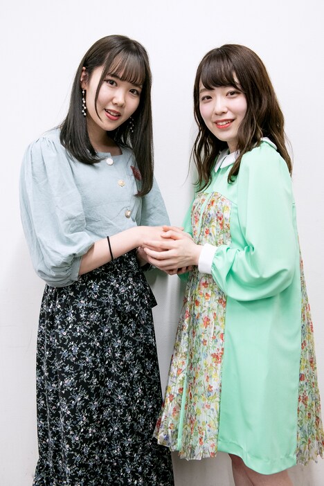 関口なほ（左）から緑を継承した塩見きら（右）。