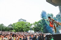 さくらしめじの日比谷野外大音楽堂ワンマンの様子。