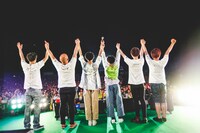 さくらしめじとバックバンドのメンバー。