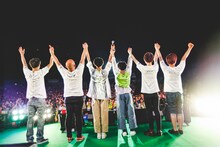 さくらしめじとバックバンドのメンバー。