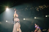 「MISIA 平成武道館 LIFE IS GOING ON AND ON」の様子。