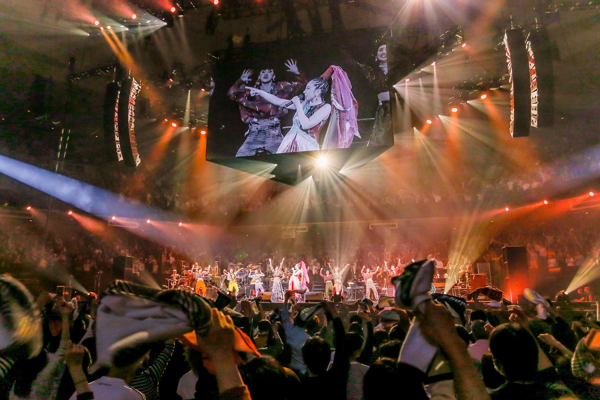 「MISIA 平成武道館 LIFE IS GOING ON AND ON」の様子。