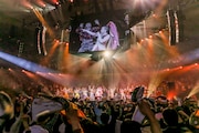 「MISIA 平成武道館 LIFE IS GOING ON AND ON」の様子。
