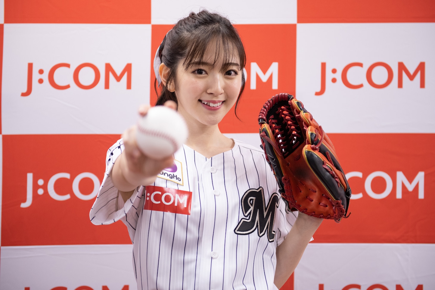 初のピッチングを終えた鈴木愛理投手。