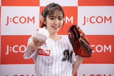 初のピッチングを終えた鈴木愛理投手。