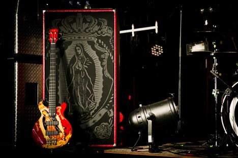 JモデルのESP製ベース。（Photo by Rina Asahi）