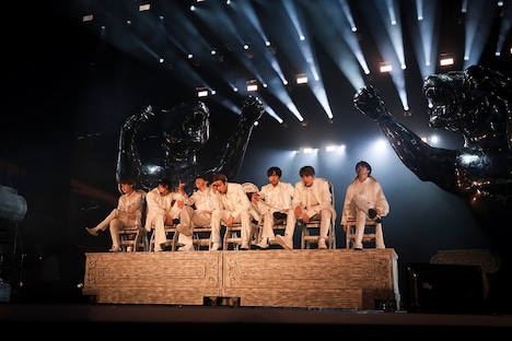BTSワールドツアー「LOVE YOURSELF:SPEAK YOURSELF」アメリカ・ローズボウルスタジアム公演の様子。（写真提供：Big Hit Entertainment）