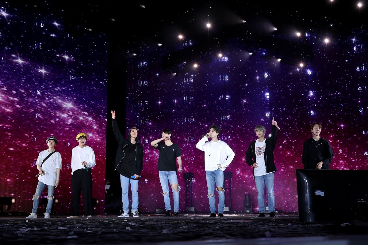 BTSワールドツアー「LOVE YOURSELF:SPEAK YOURSELF」アメリカ・ローズボウルスタジアム公演の様子。（写真提供：Big Hit Entertainment）