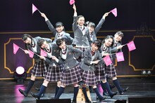 「Hello!IVY」を披露するさくら学院。
