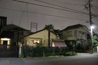 米軍横田基地の近くにある東京・福生の元米軍ハウス群。当時、清志郎はこの一角で友人とシェアハウスしていた。