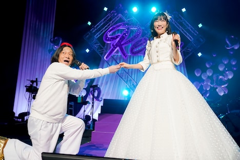 左から永野、高城れに。（写真提供：キングレコード）