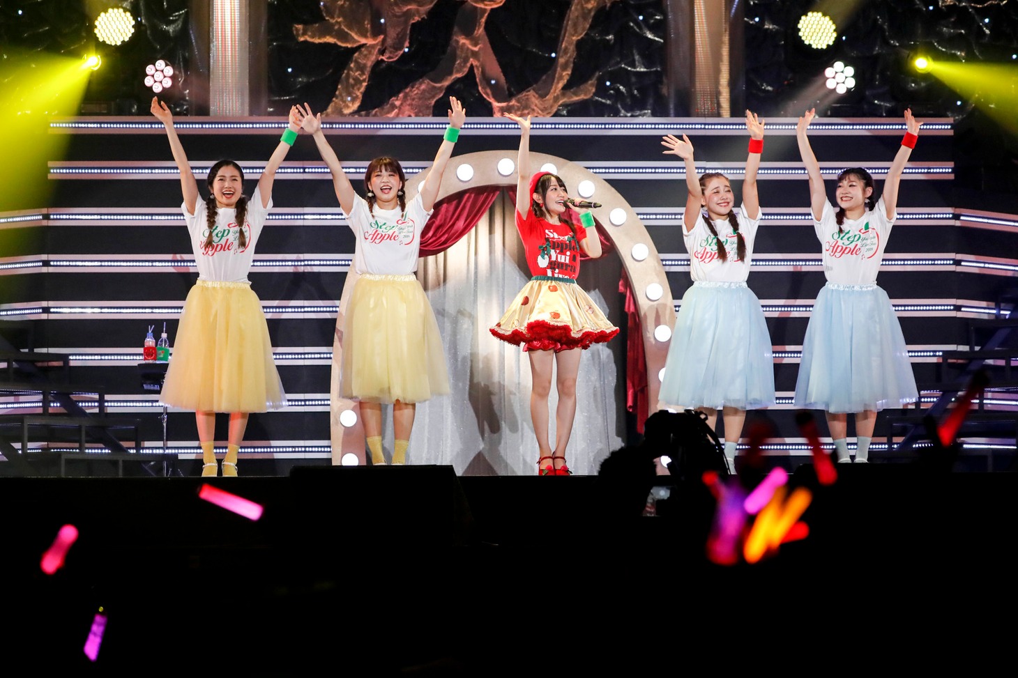 小倉唯「小倉唯 LIVE TOUR 2019『Step Apple』」千葉・幕張イベントホール公演の様子。