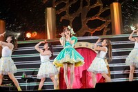 小倉唯「小倉唯 LIVE TOUR 2019『Step Apple』」千葉・幕張イベントホール公演の様子。